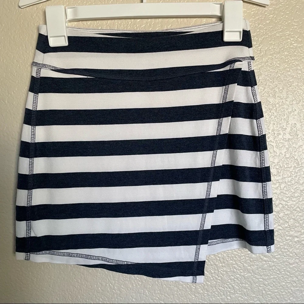 Athleta Ribbon Stripped Navy Blue White Jersey Mini Skirt Size XXS